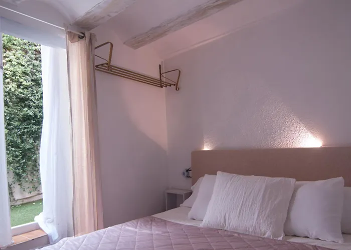 Casa De Piedra Recien Reformada Luna Rosa